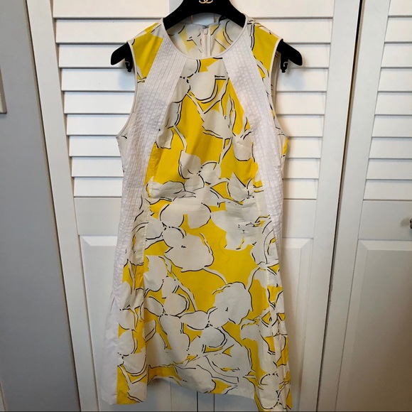 20% OFF🌟DVF Yellow and White Floral Runway Dress - Picture 2 of 9